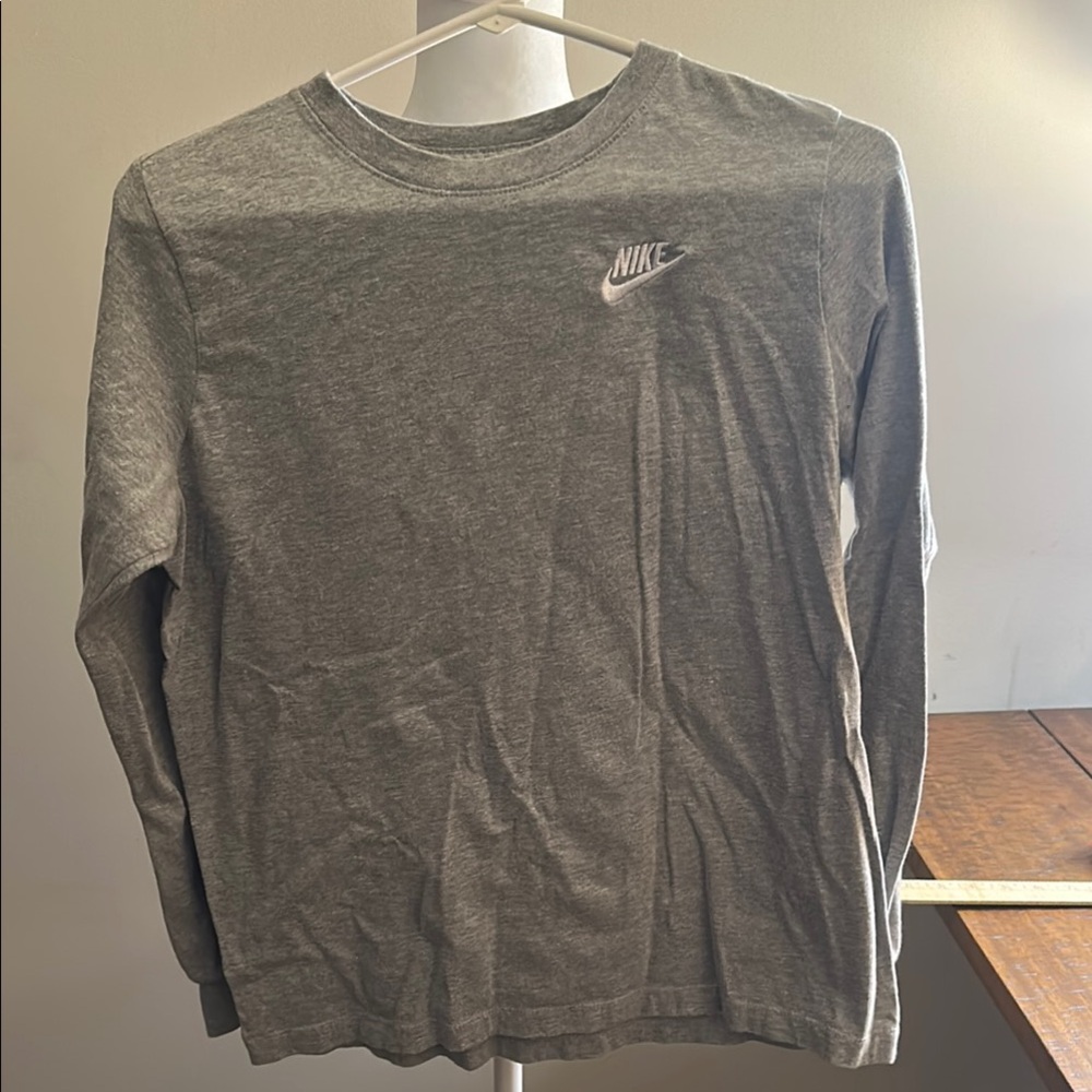 Nike Boys Gray Long Sleeve Shirt